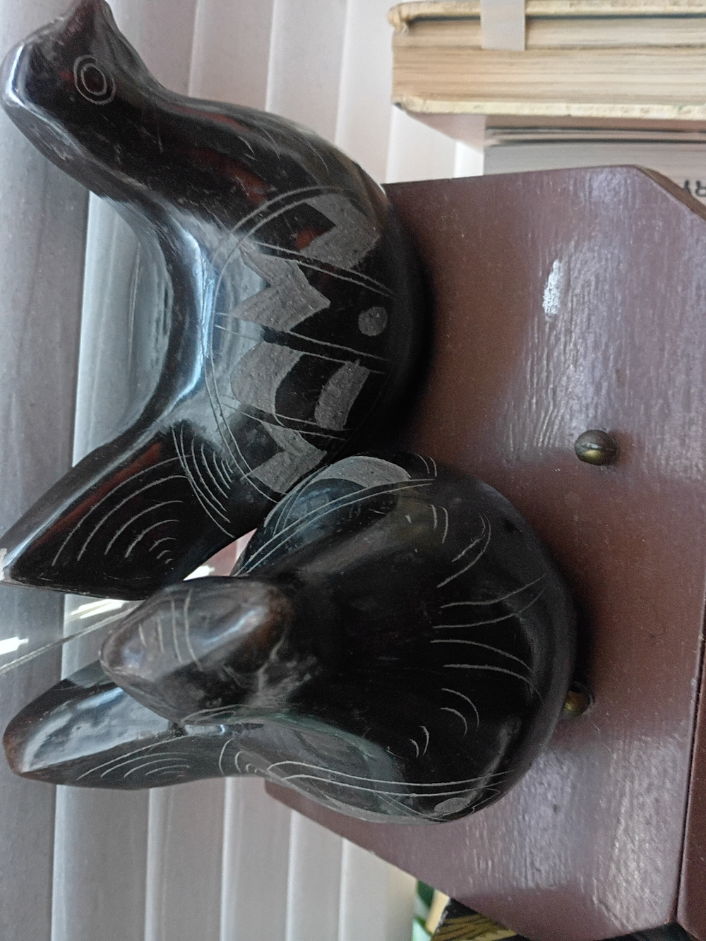 Hand-Carved Black Stone Bird Figurines - Decorative Pair